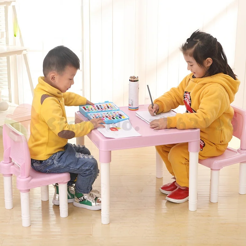 Kids Outdoor Table And Chair Set - Пластиковый стол и набор стульев для