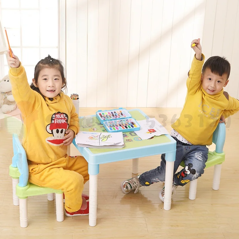 Пластиковый стол и набор стуль – обзор и цена Kids Outdoor Table And Chair Set
